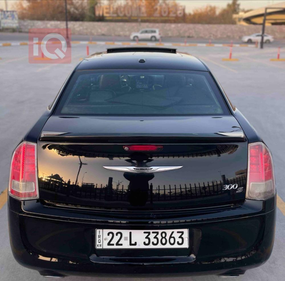 کرایسلەر 300